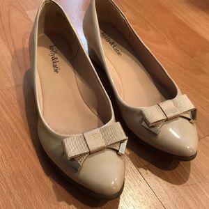 Kelly & Katie Irena nude patent low wedge pumps